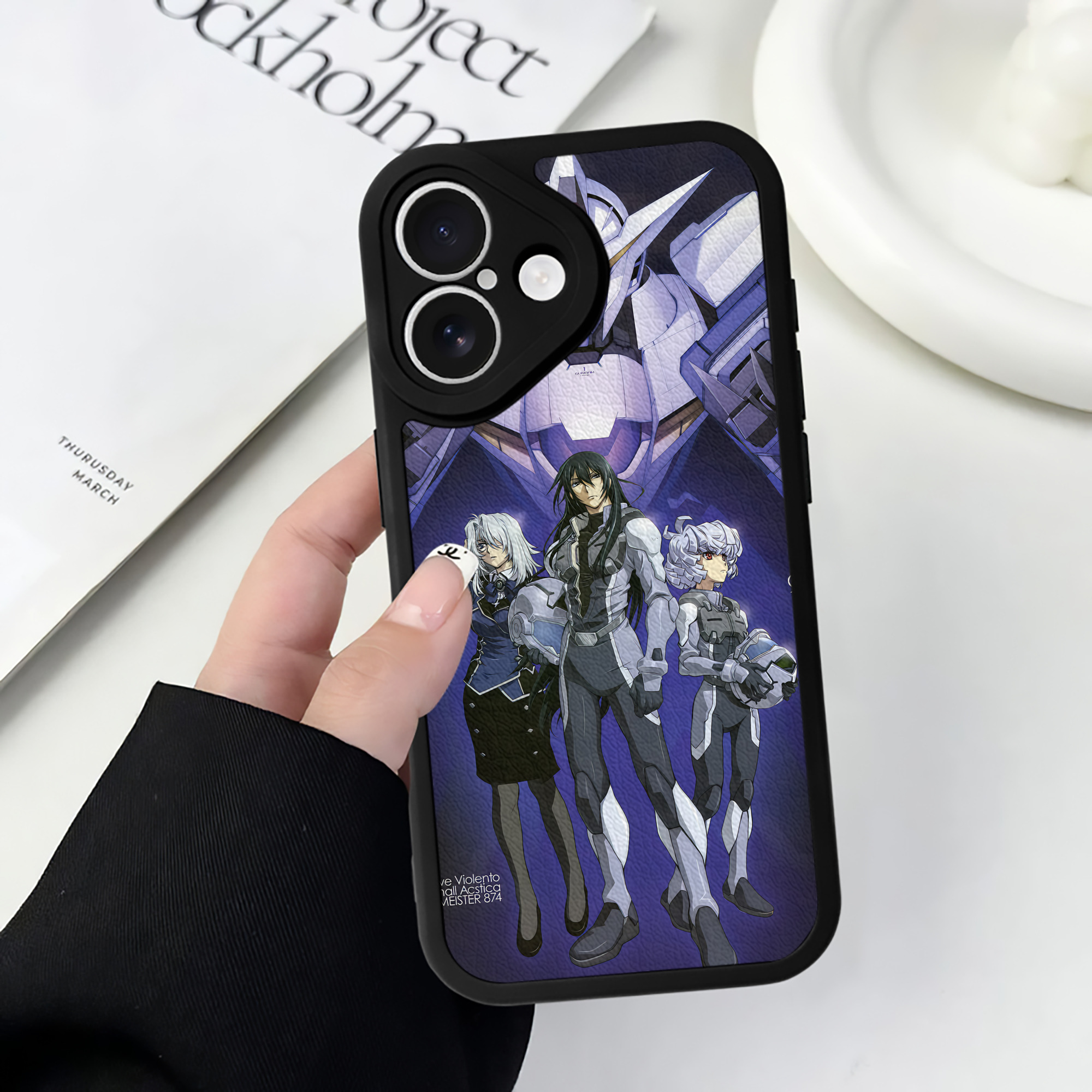 （画像用） 機動戦士ガンダム Mobile Suit Gundam 【iPhone 16シリーズ対応】シリコンスマホケース（レザー調） 材質：シリコン